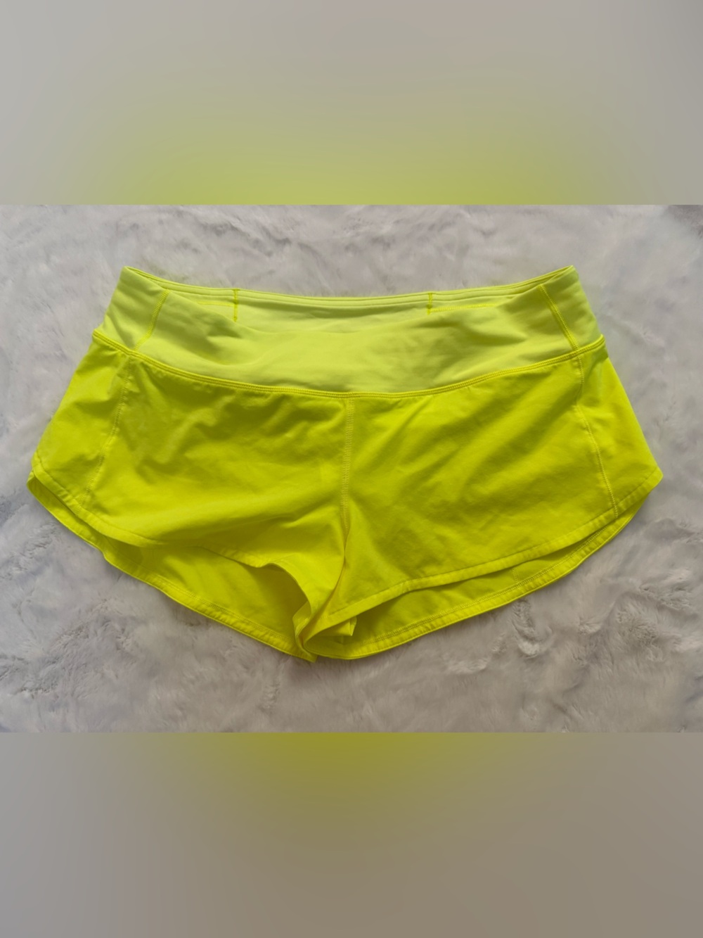 Lululemon Speed Up Low Rise Short 2.5” Lined Size 10 HIYE Yellow New